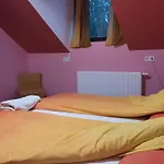 Homestay Torony Lovarda Maganszallas *