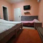 Homestay Torony Lovarda Maganszallas *