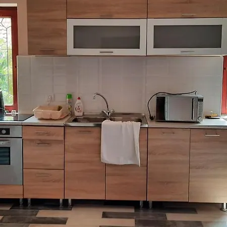 Torony Lovarda Maganszallas Homestay *