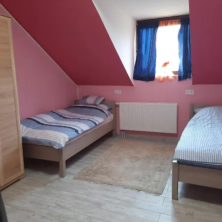Homestay Torony Lovarda Maganszallas Kiskunfelegyhaza