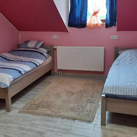 Torony Lovarda Maganszallas *