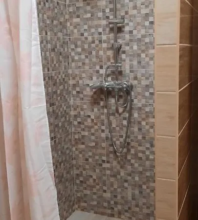 Torony Lovarda Maganszallas Homestay *