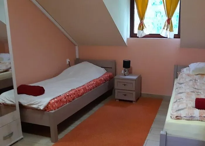 Torony Lovarda Maganszallas *