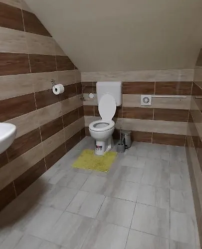 Torony Lovarda Maganszallas