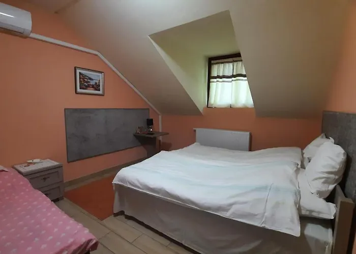 Torony Lovarda Maganszallas Privatunterkunft Kiskunfélegyháza