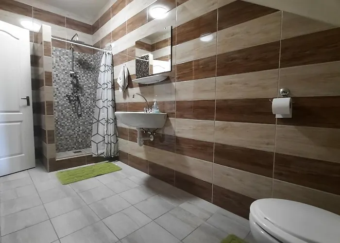 Torony Lovarda Maganszallas * Kiskunfélegyháza