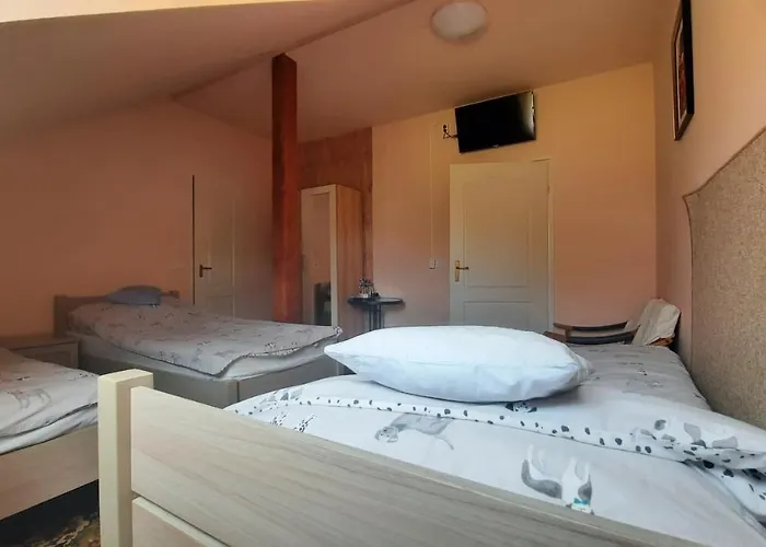 Torony Lovarda Maganszallas