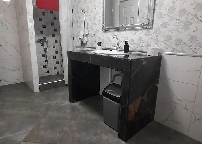 Torony Lovarda Maganszallas Ubytování v soukromí