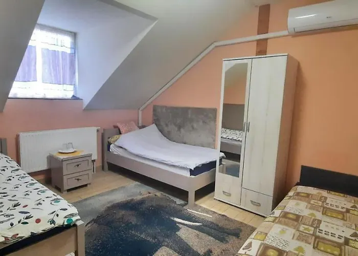 Torony Lovarda Maganszallas